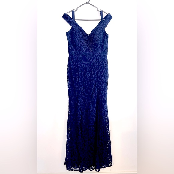 Fashion Nova - Lace Maxi Dress - Navy Blue - L - Picture 1 of 4